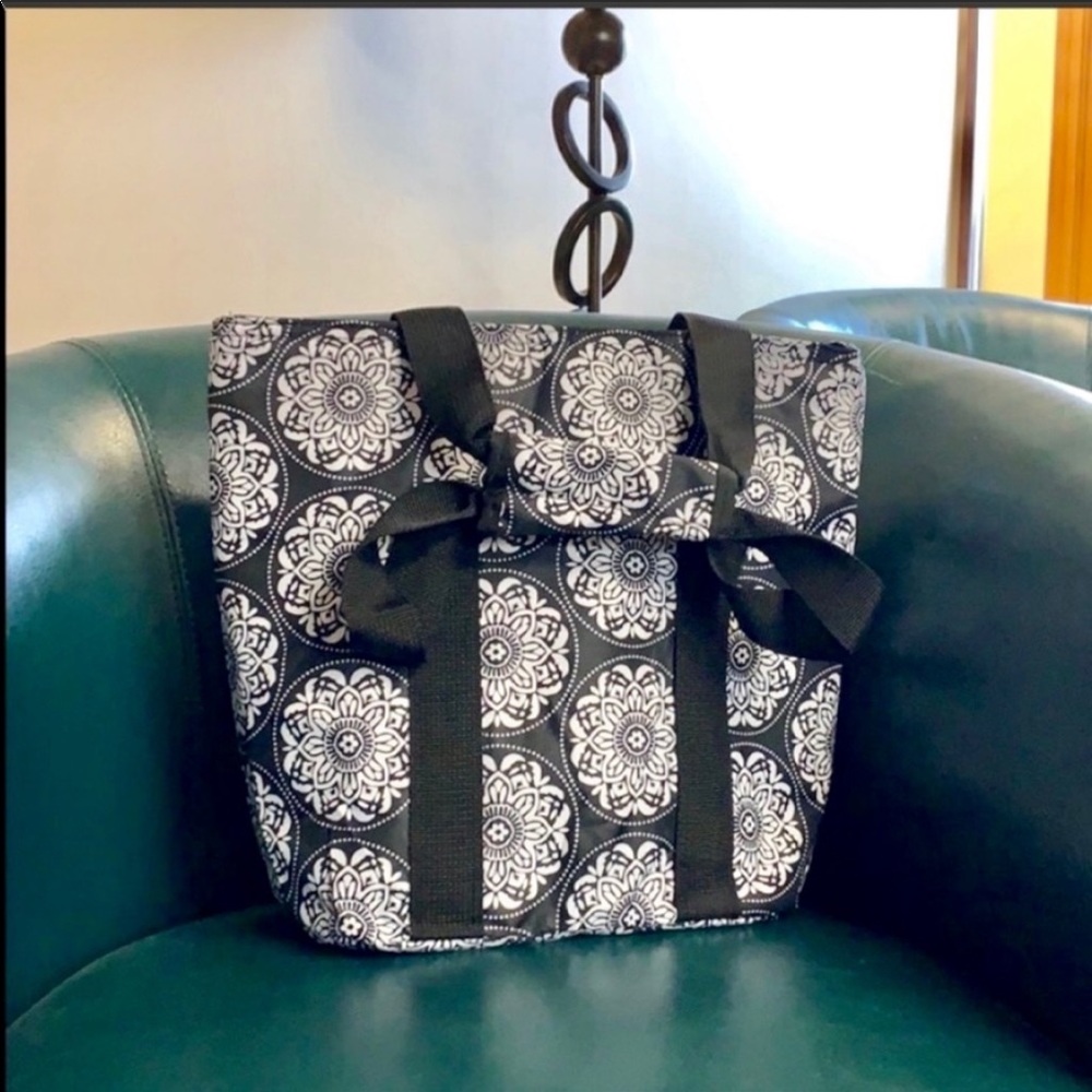 3/$42 Stylish Insulated Tote